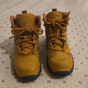 Nike Kids Tan and Black Boots